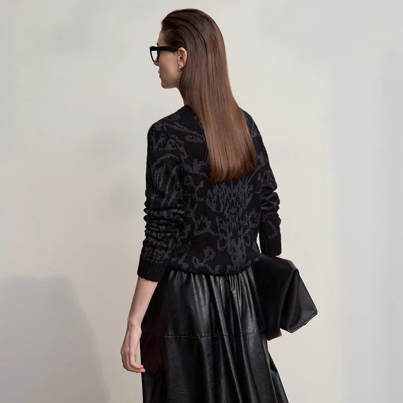 Elegant Knit Jacquard Pullover - Minimalist Winter Sweater for Women